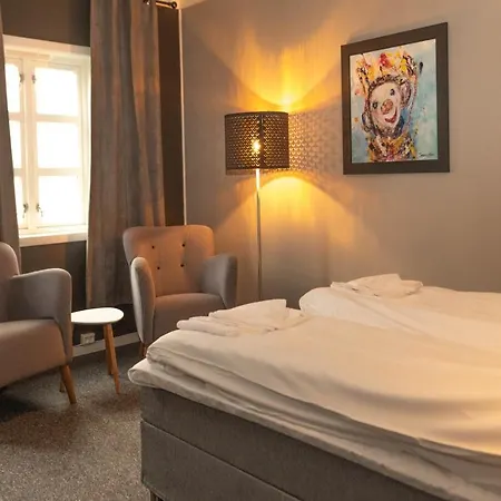 Alojamento de Acomodação e Pequeno-almoço Romutleie - Sentrum 3*